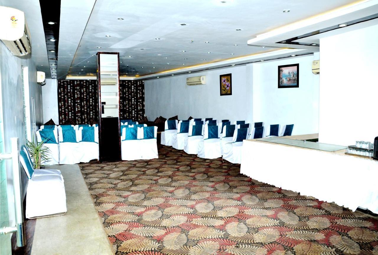 Hotel B.R. Inn Pānīpat Zewnętrze zdjęcie