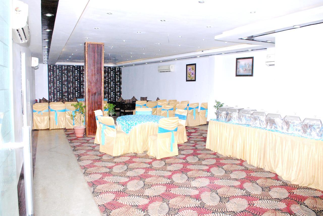 Hotel B.R. Inn Pānīpat Zewnętrze zdjęcie